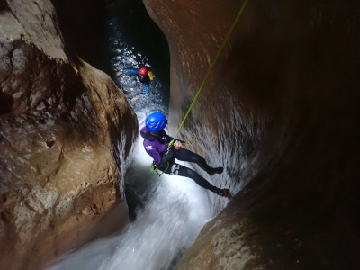 rappel dans le canyon de linfernet chartreuse en isère